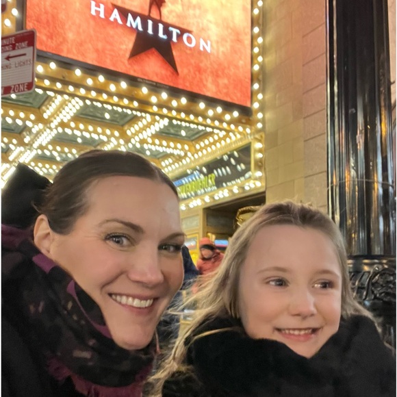 Welcome to Amélie's Armoire - Picture 2 of 16